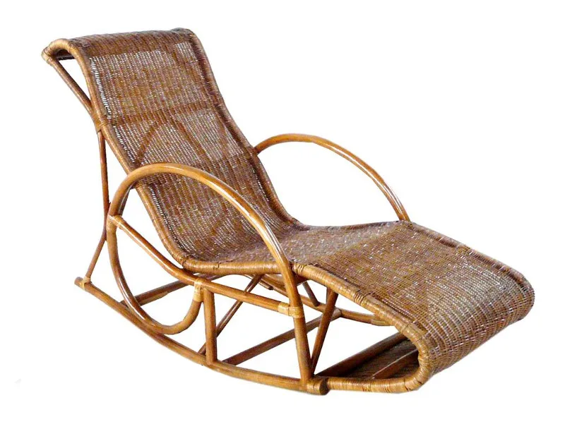 Julia Rattan lenestol