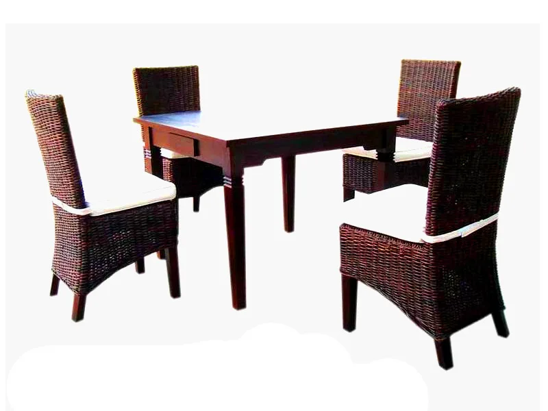 Justin Rattan Iessen Set