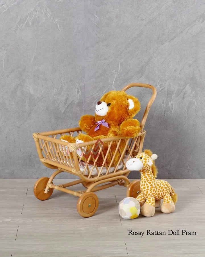 Carrinho de Boneca Rossy Rattan