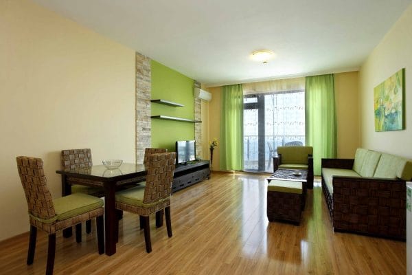 How to arrange dining room