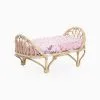 Mona Rattan-Puppenbett