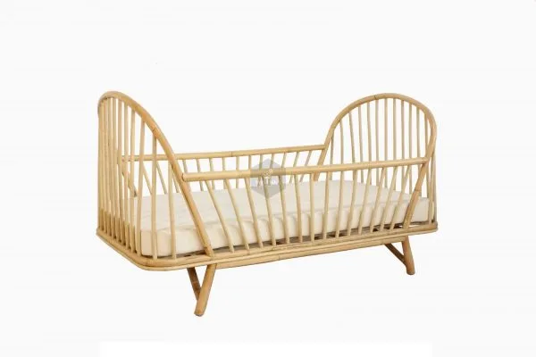 Loly Rattan Baby Cot