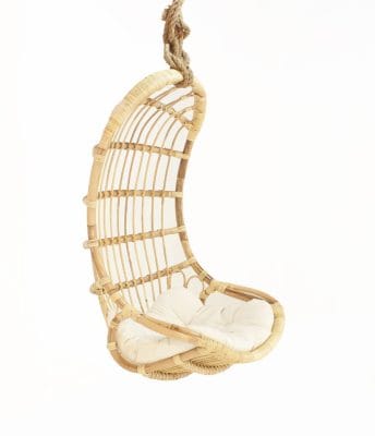 Sit and Swing on The rattan hanging chair
