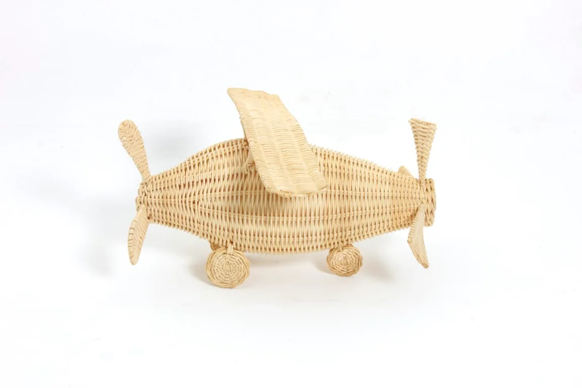Figur Mainan Aeroplan Rotan