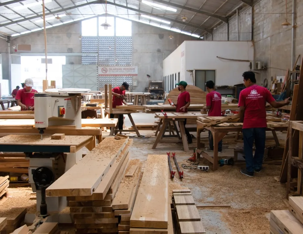 Factory of solid wood furniture Indonesia