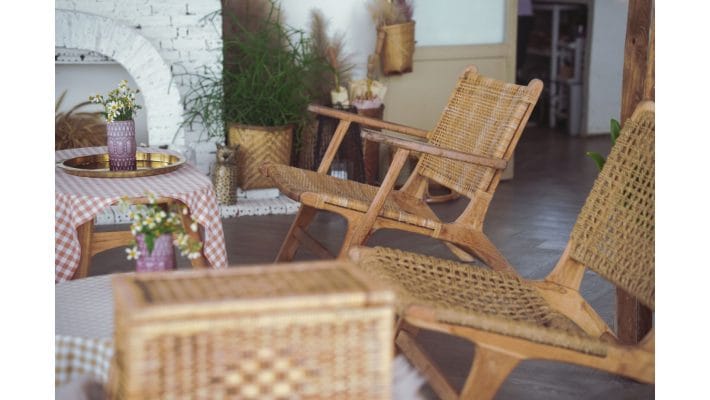 Chaise en bois avec sièges en osier
